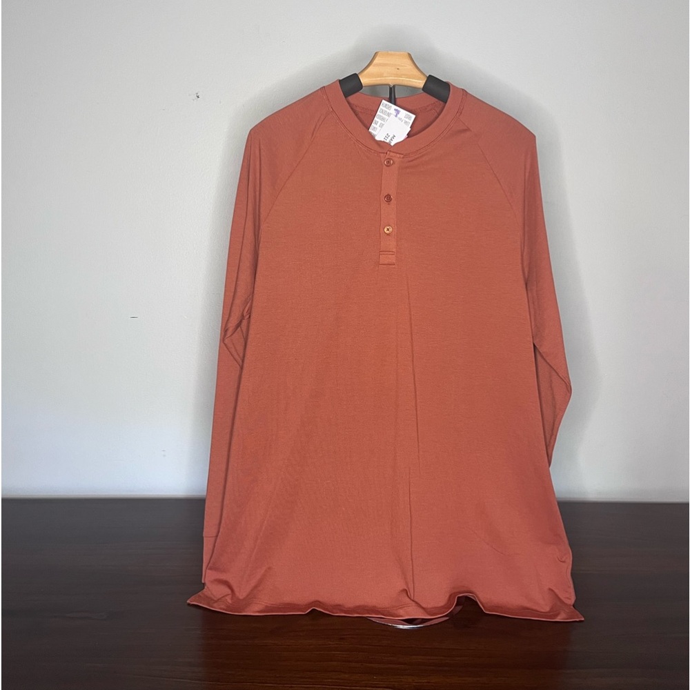 NWT LuLaRoe Mark Large Long Sleeve unisex